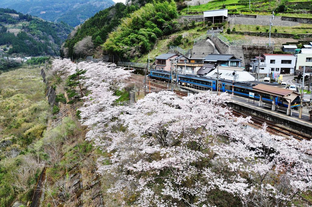 Hotel Obokekyo Mannaka Miyoshi  Esterno foto